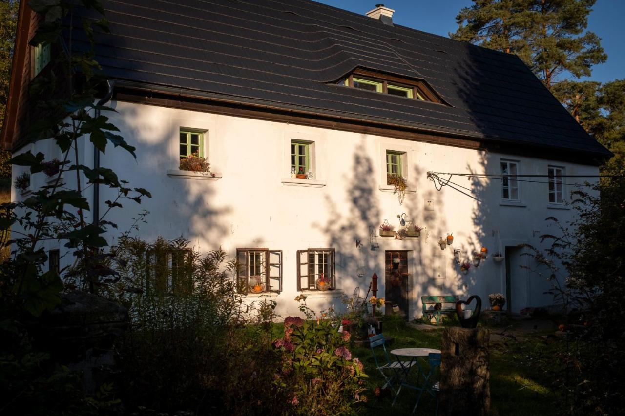 Enjoy Cozy Hills & Forest & Views & Gardens & Sauna Whirlpool Bath Jablonné v Podještědí